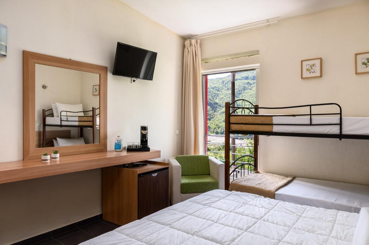 Gefiri Plakas Hotel, Tzoumerka Extérieur photo