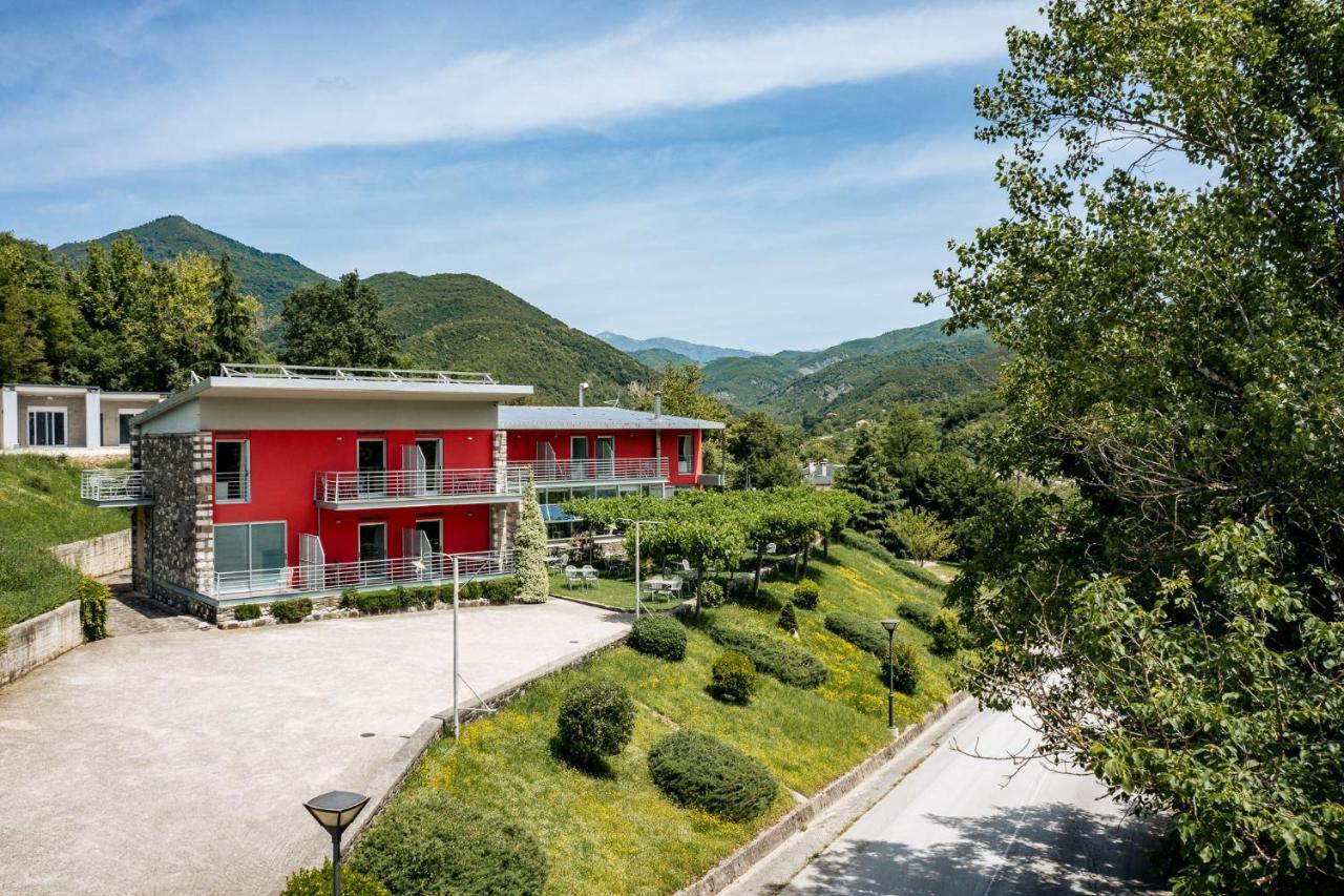 Gefiri Plakas Hotel, Tzoumerka Extérieur photo