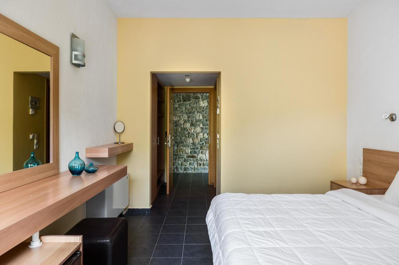 Gefiri Plakas Hotel, Tzoumerka Extérieur photo