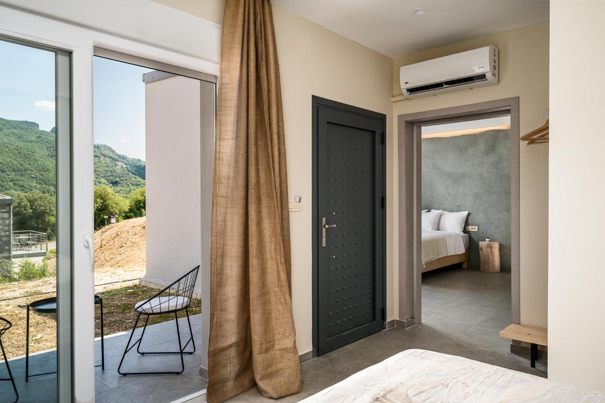 Gefiri Plakas Hotel, Tzoumerka Extérieur photo