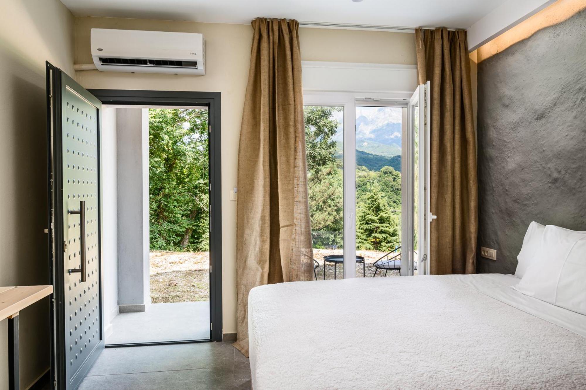 Gefiri Plakas Hotel, Tzoumerka Extérieur photo
