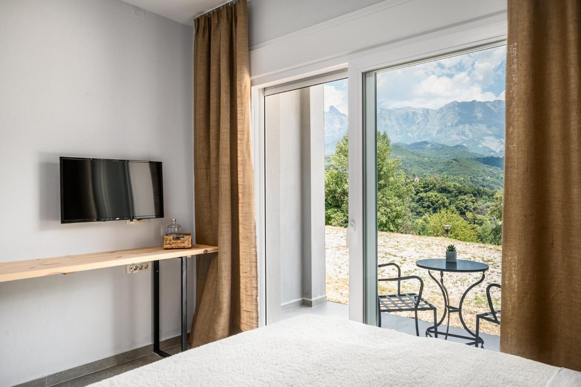 Gefiri Plakas Hotel, Tzoumerka Extérieur photo