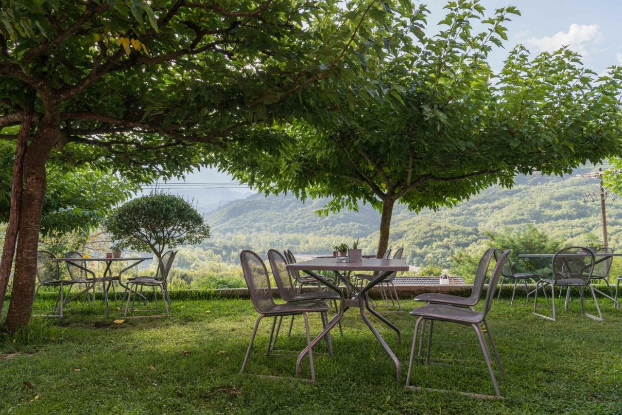 Gefiri Plakas Hotel, Tzoumerka Extérieur photo